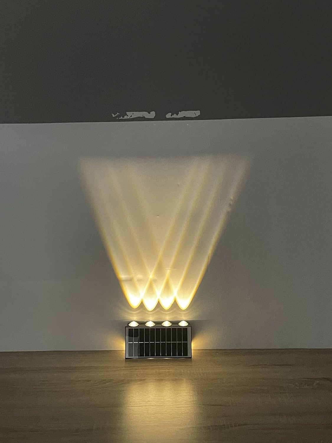 Lámpara solar exterior de pared 8 LED 300 lm IP65 – luz cálida - Imagen 4