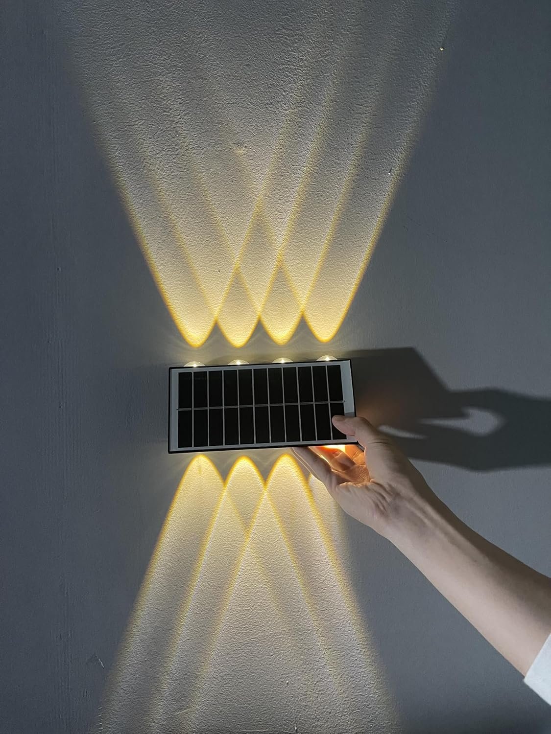 Lámpara solar exterior de pared 8 LED 300 lm IP65 – luz cálida - Imagen 5