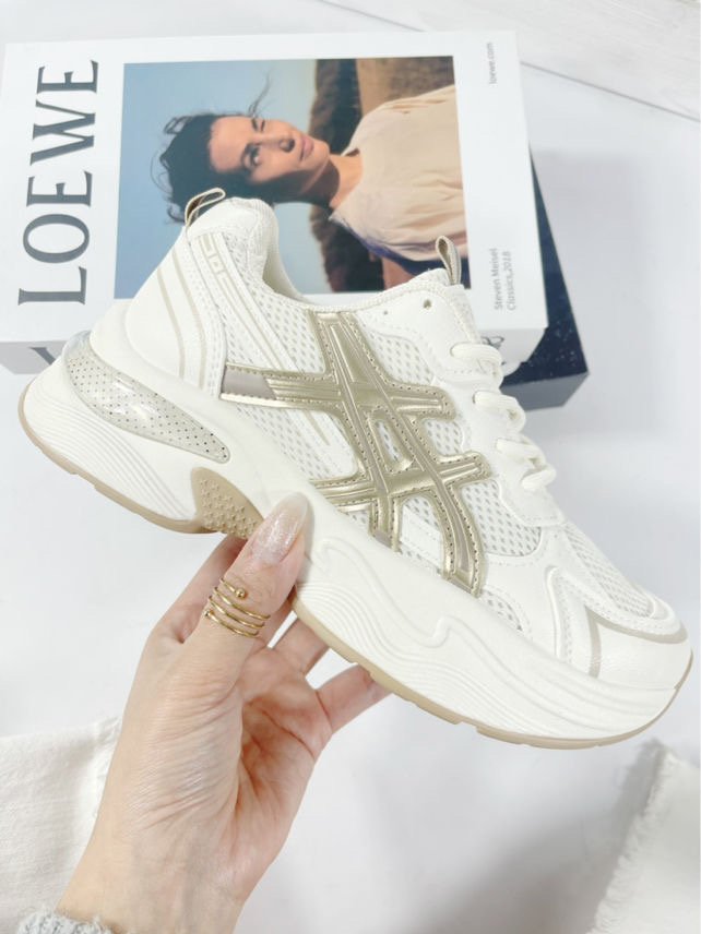 Botines deportivos de mujer JW228 con detalle dorado