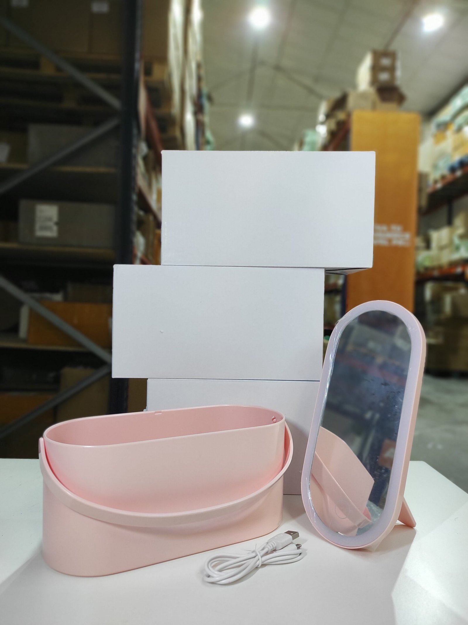 Organizador de maquillaje portátil con espejo LED táctil rosa - Imagen 3