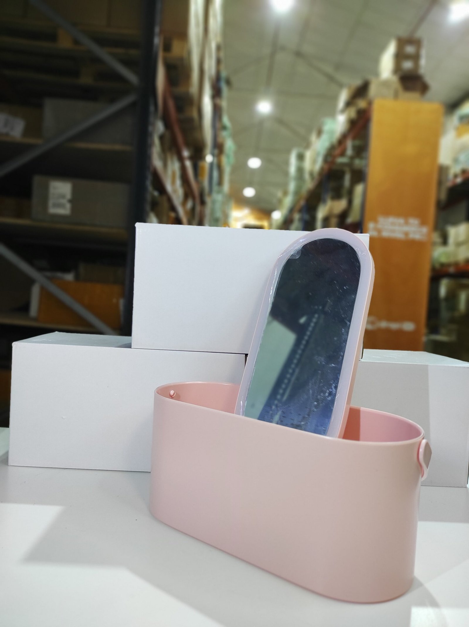 Organizador de maquillaje portátil con espejo LED táctil rosa - Imagen 2