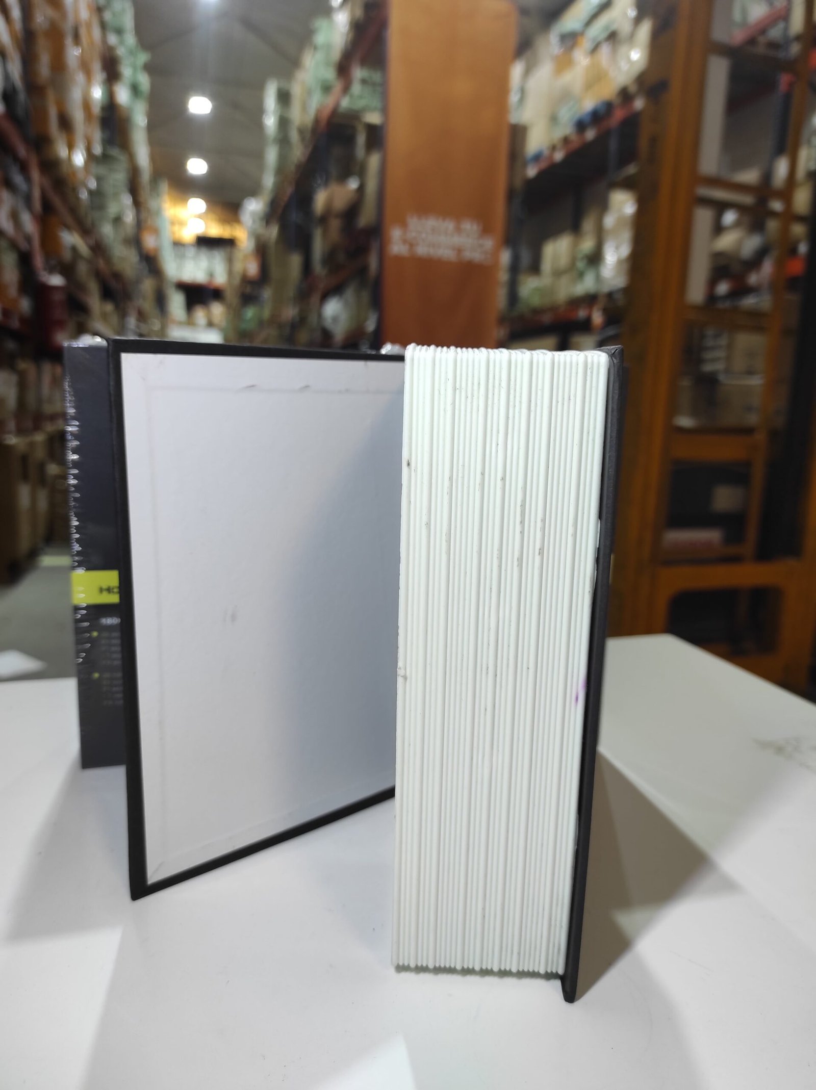 Caja fuerte libro con combinación de 3 dígitos 18 x 11,5 x 5,5 cm - Imagen 2