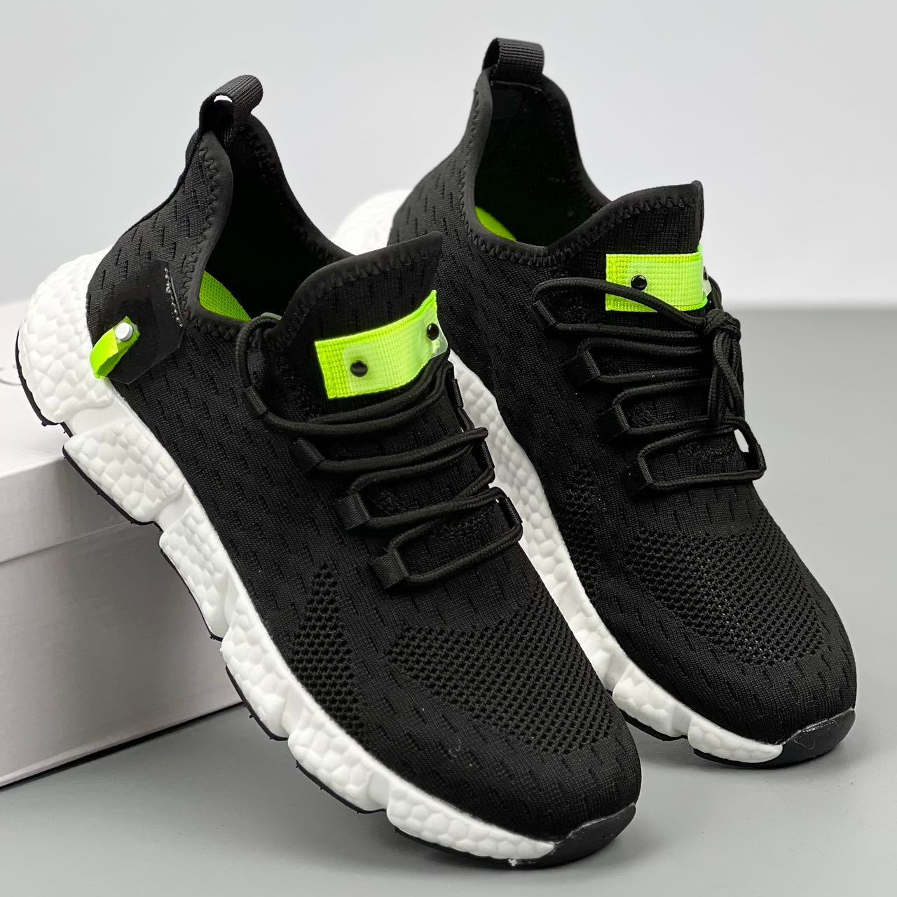 Zapatillas deportivas de mujer MM131 negras