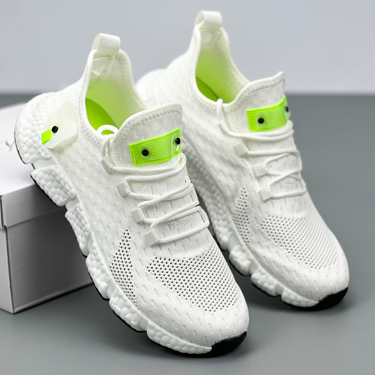 Zapatillas deportivas de mujer MM131 blancas