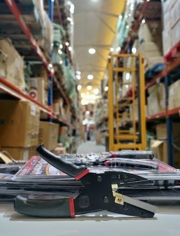 Tijeras multiusos de acero inoxidable con cierre de seguridad - detalle 4