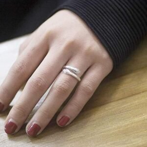 Anillo ajustable de manos en cobre con acabado plateado