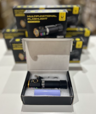 Mini linterna recargable 3 LED con imán y USB-C - detalle 4