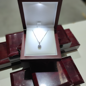 Caja de regalo de madera con luz integrada rojo oscuro