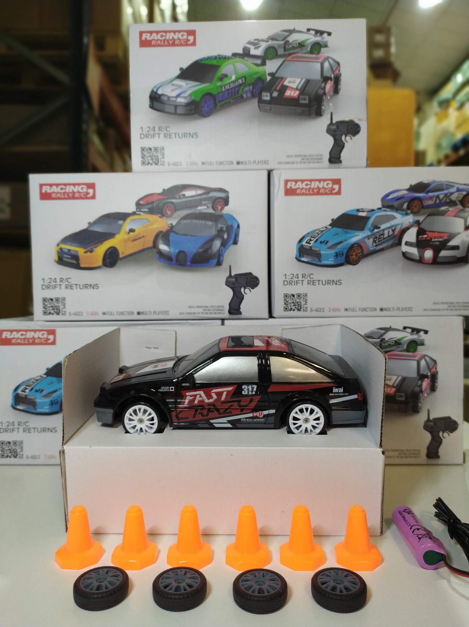 Coche teledirigido drift 1:24 estilo retro con 4WD - detalle 4