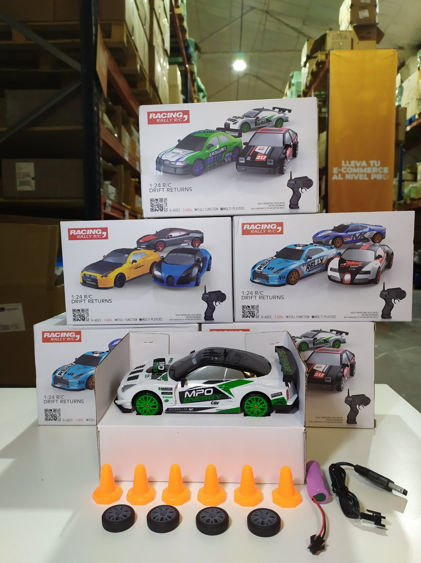 Coche teledirigido drift 1:24 GTR blanco con 4WD - detalle 2