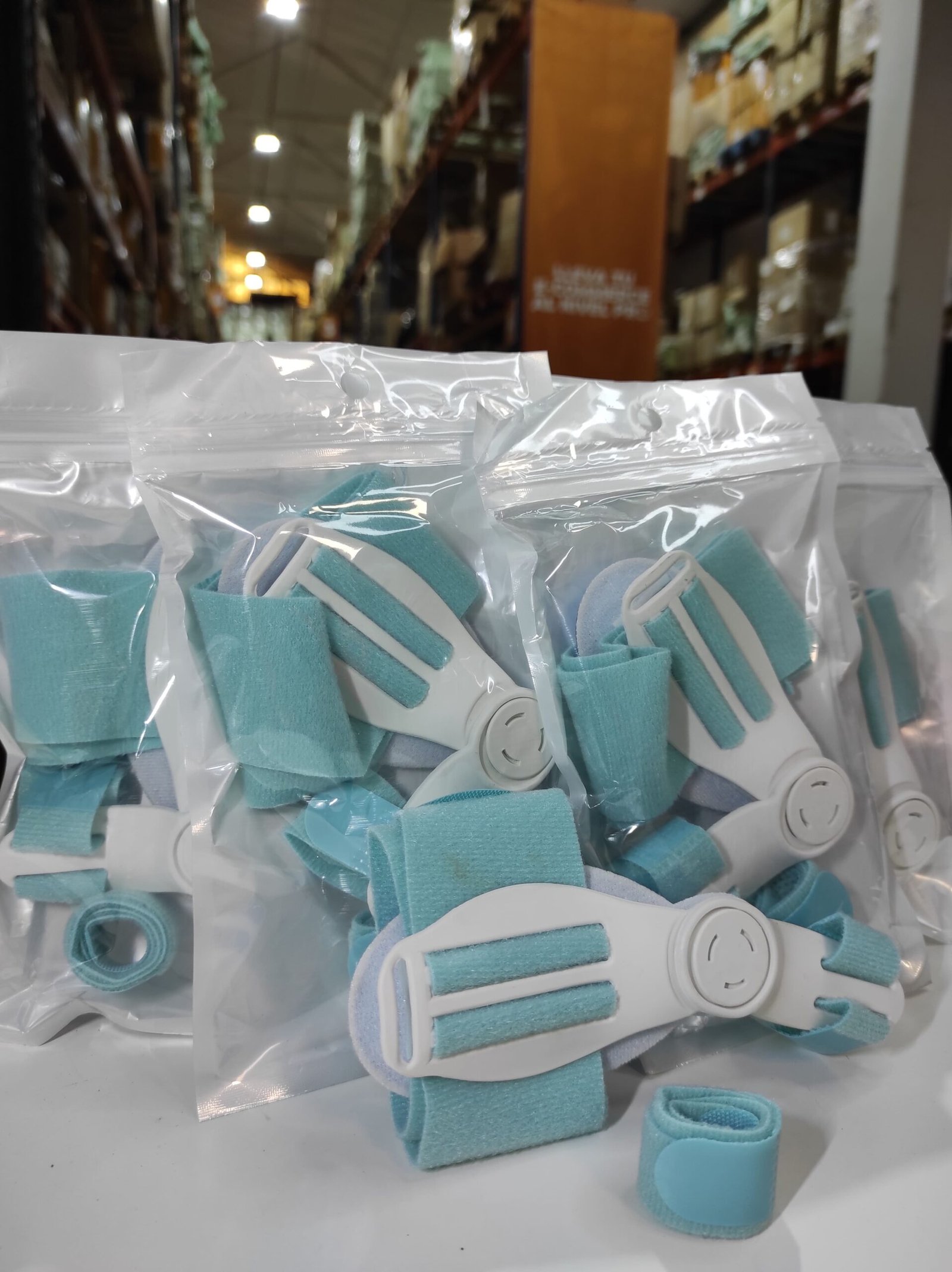Separador ajustable para dedo gordo y juanete – azul - detalle 4