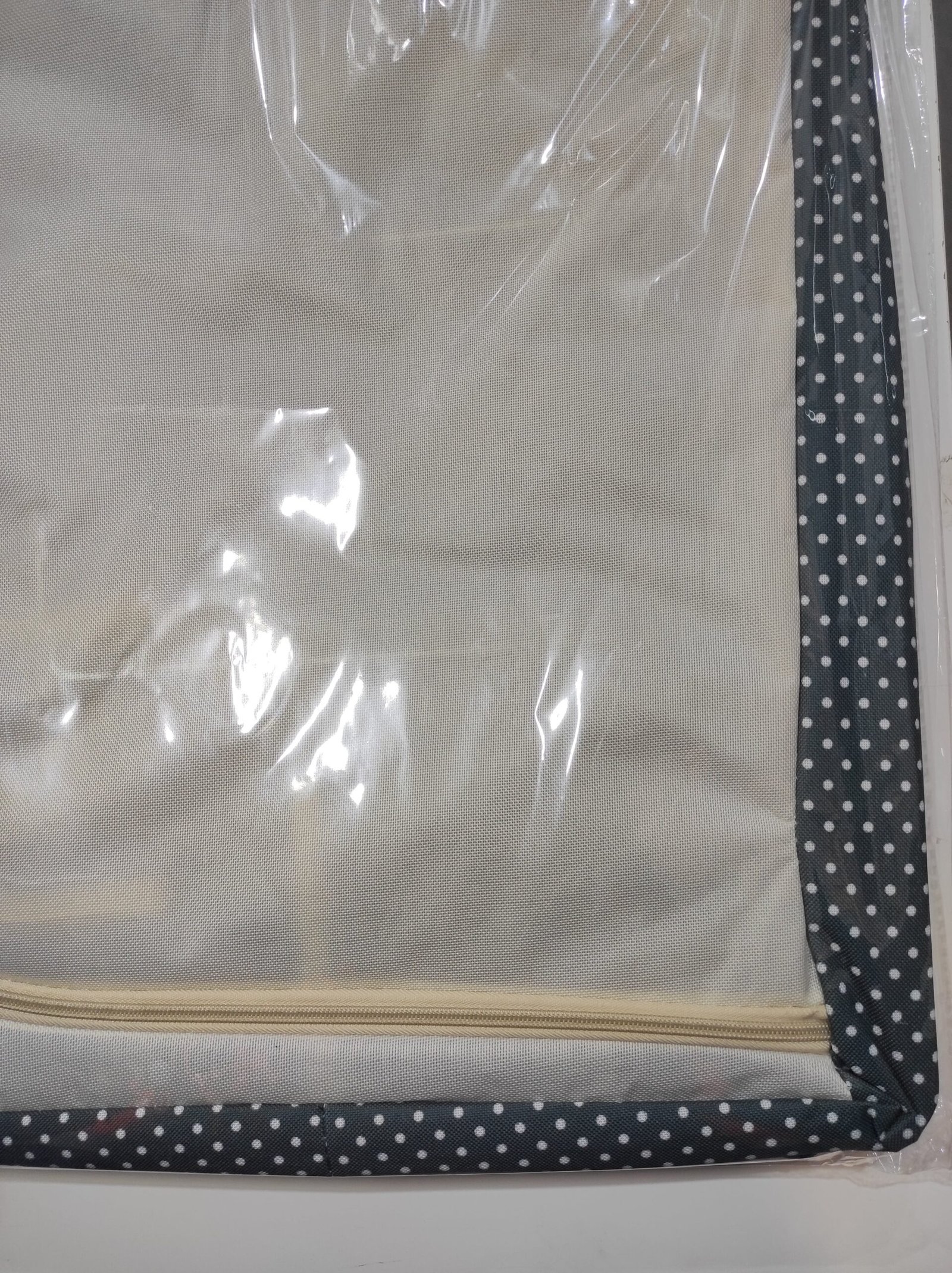 Caja plegable para guardar ropa con ventana y cremalleras – negra - detalle 2